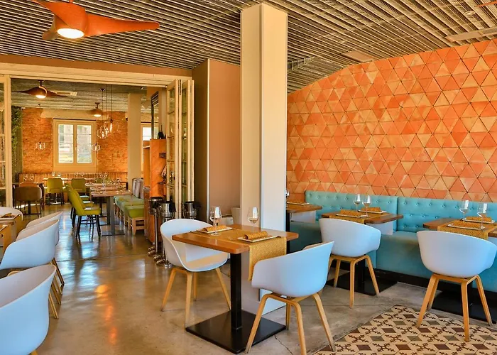 Hotel Alcazaba Premium 2*